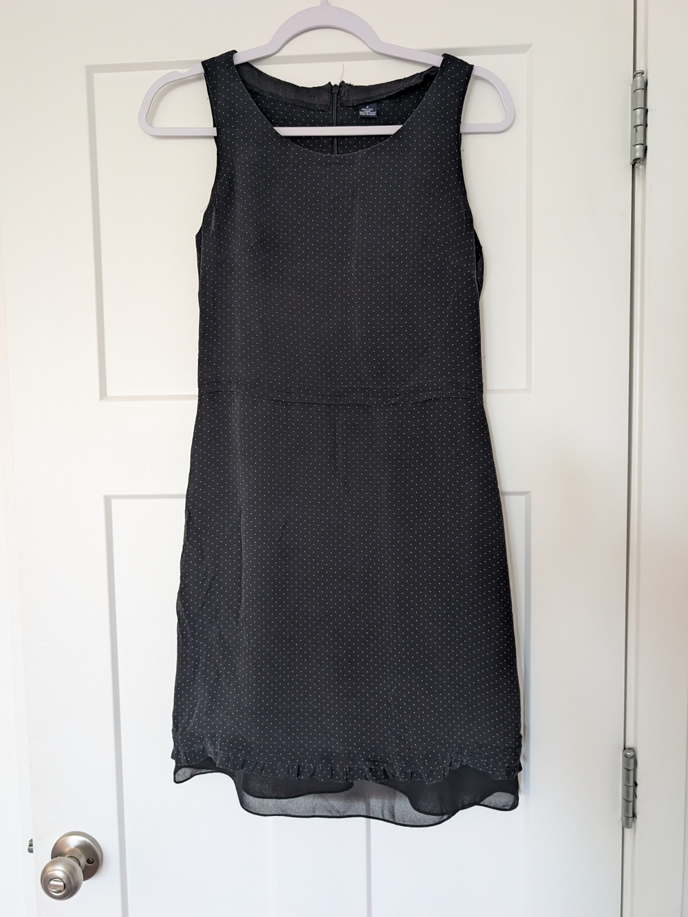 100% Silk Ann Taylor Black Sleeveless Polka Dot Shift Dress Size 4